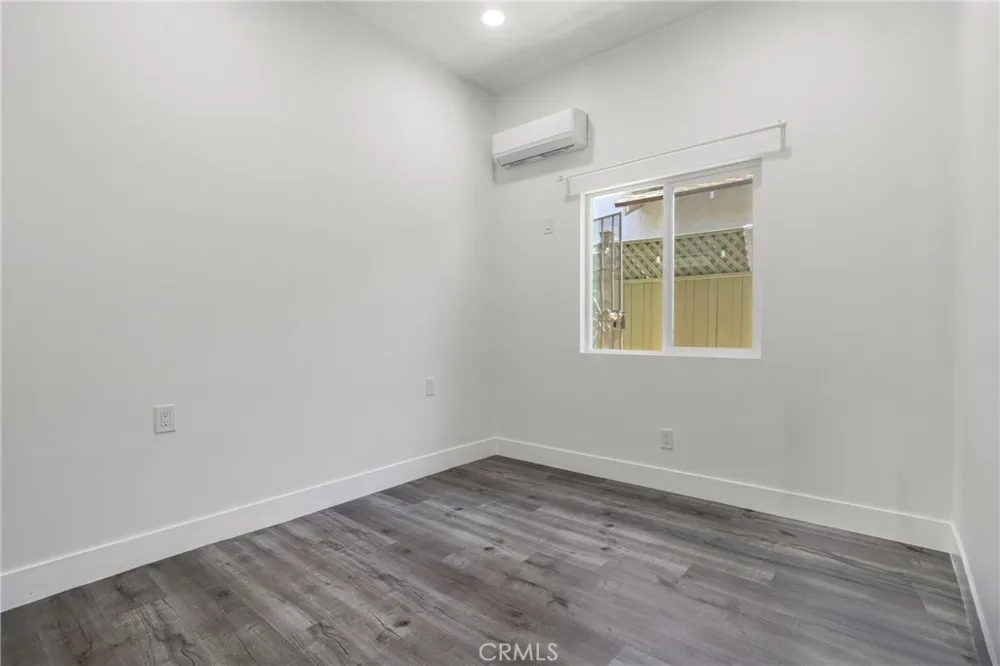 18947 Cantlay Street Reseda, CA 91335