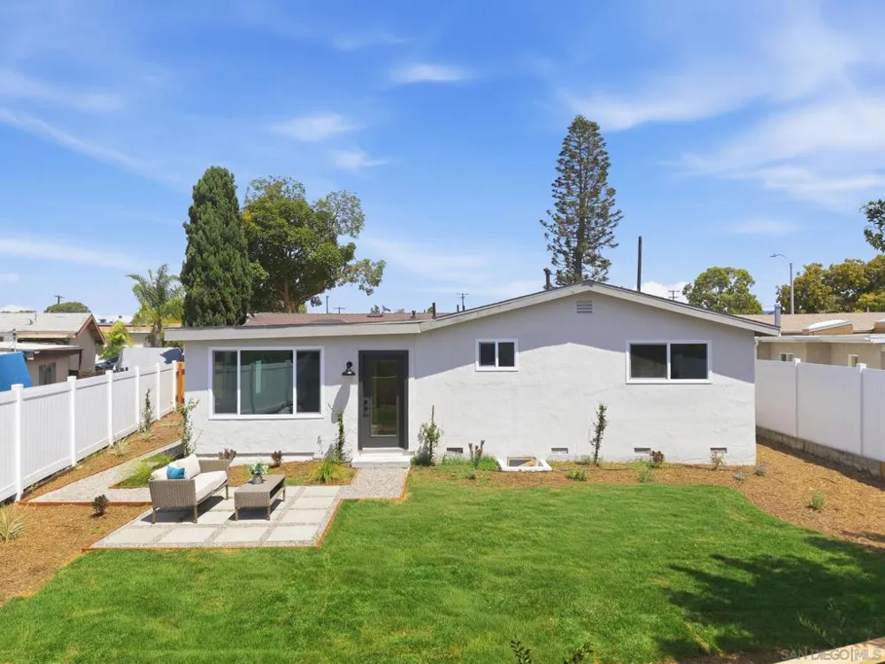 7167 Beagle St San Diego, CA 92111