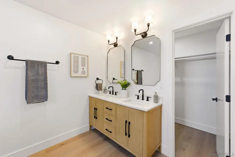 7167 Beagle St San Diego, CA 92111