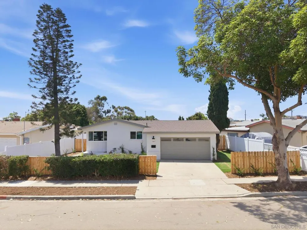 7167 Beagle St San Diego, CA 92111