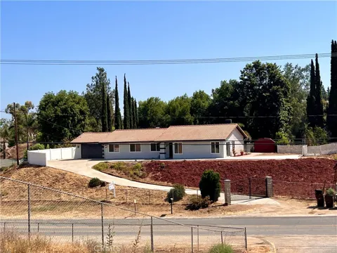 15290 golden star Avenue