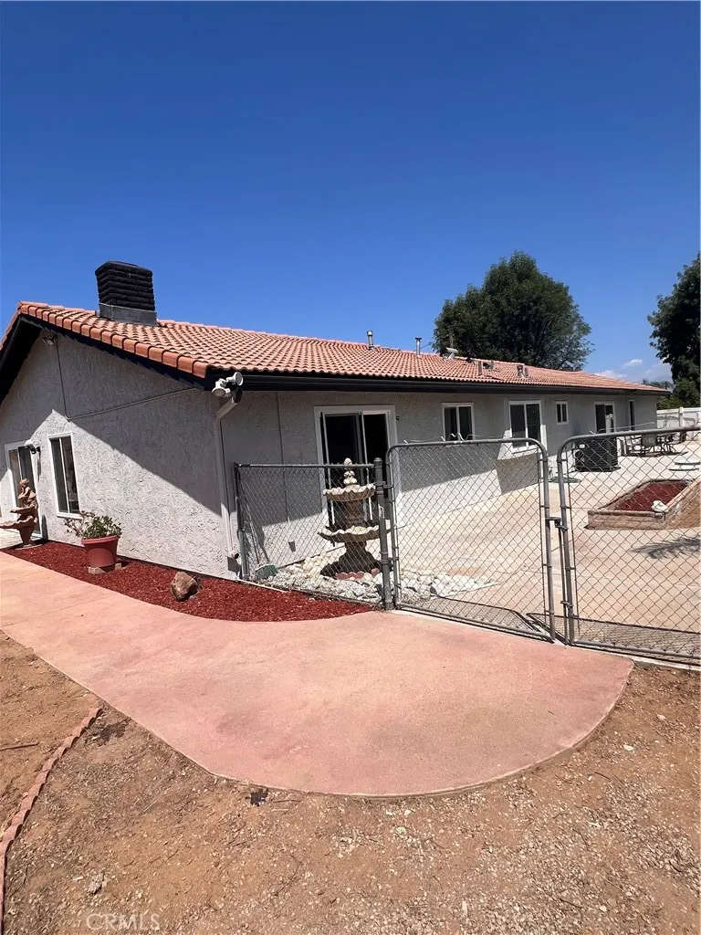 15290 golden star Avenue Riverside, CA 92506