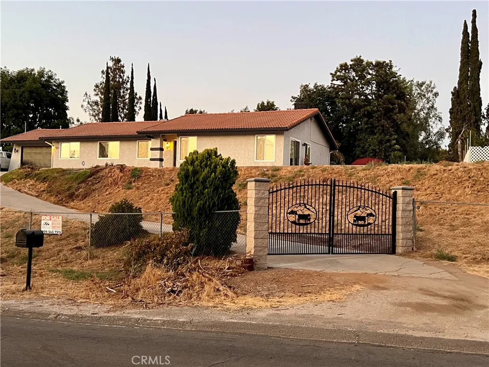 15290 golden star Avenue Riverside, CA 92506