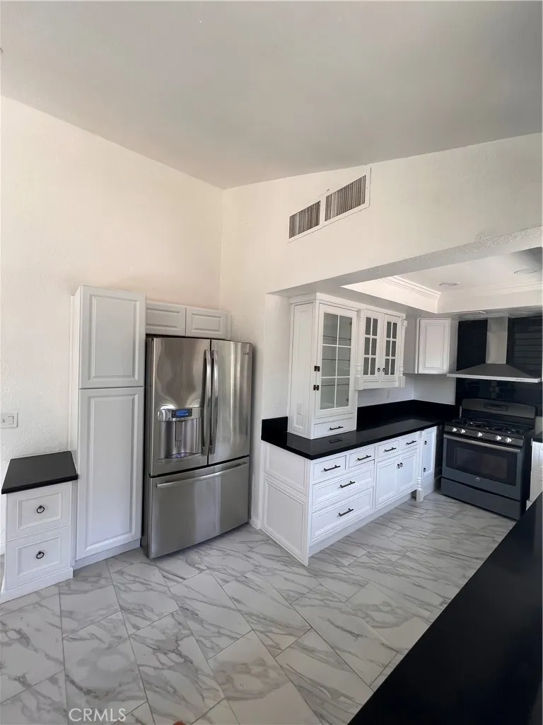 15290 golden star Avenue Riverside, CA 92506