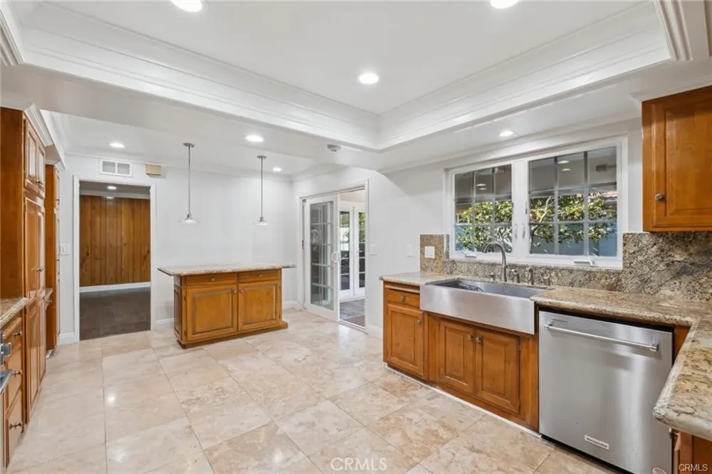 17511 Sherbrook Tustin, CA 92780