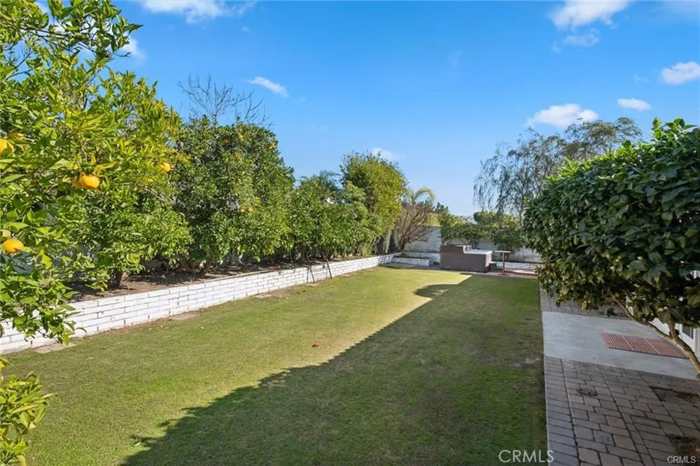 17511 Sherbrook Tustin, CA 92780