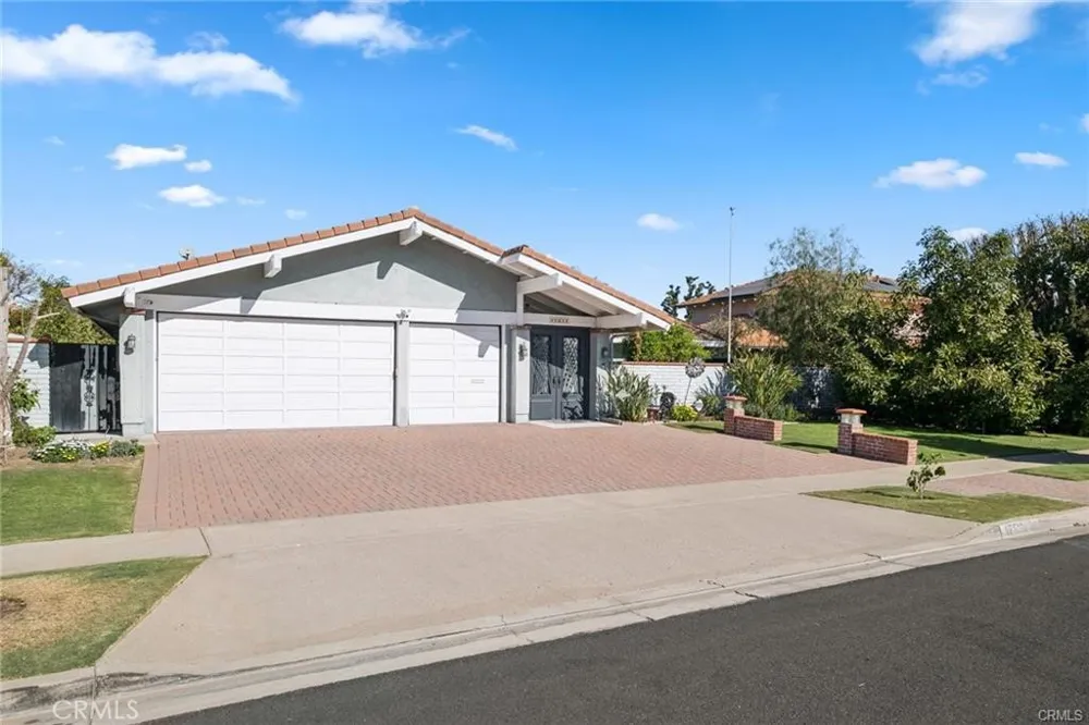 17511 Sherbrook Tustin, CA 92780