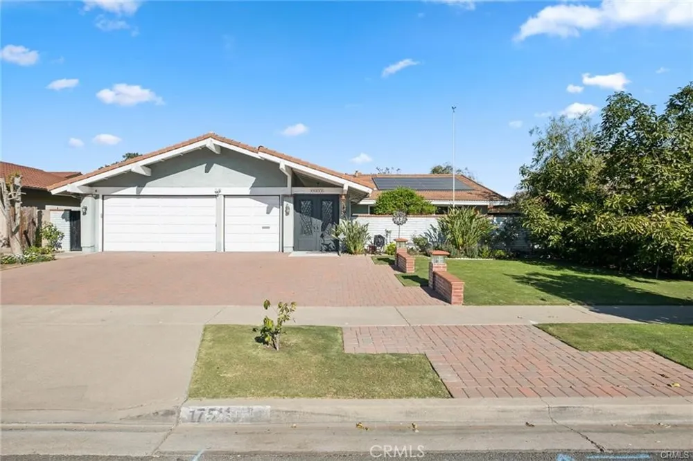17511 Sherbrook Tustin, CA 92780