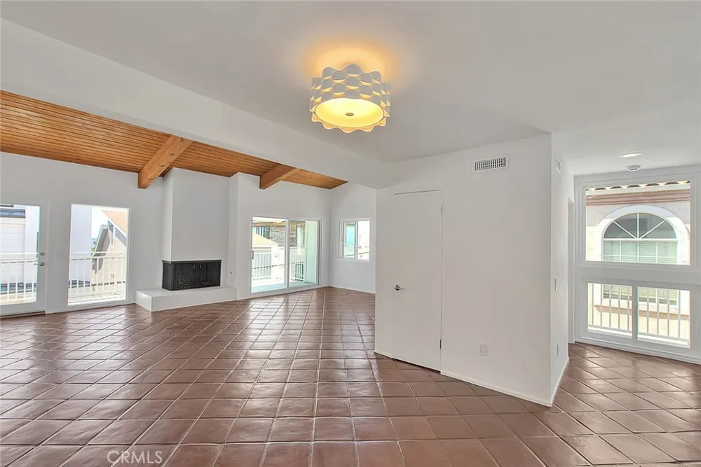 310 Bayview Drive Hermosa Beach, CA 90254