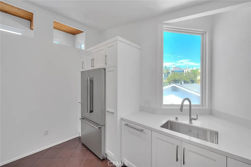 310 Bayview Drive Hermosa Beach, CA 90254
