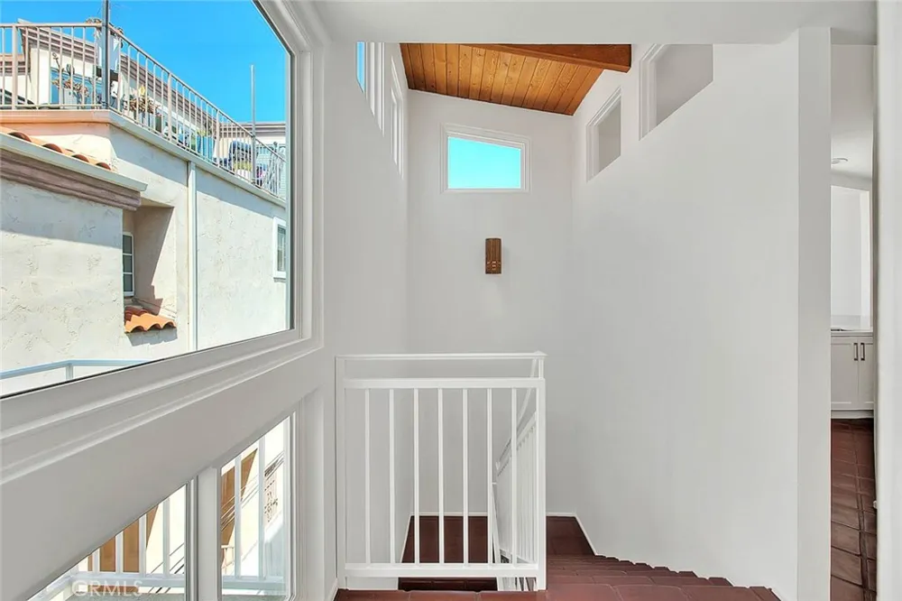 310 Bayview Drive Hermosa Beach, CA 90254