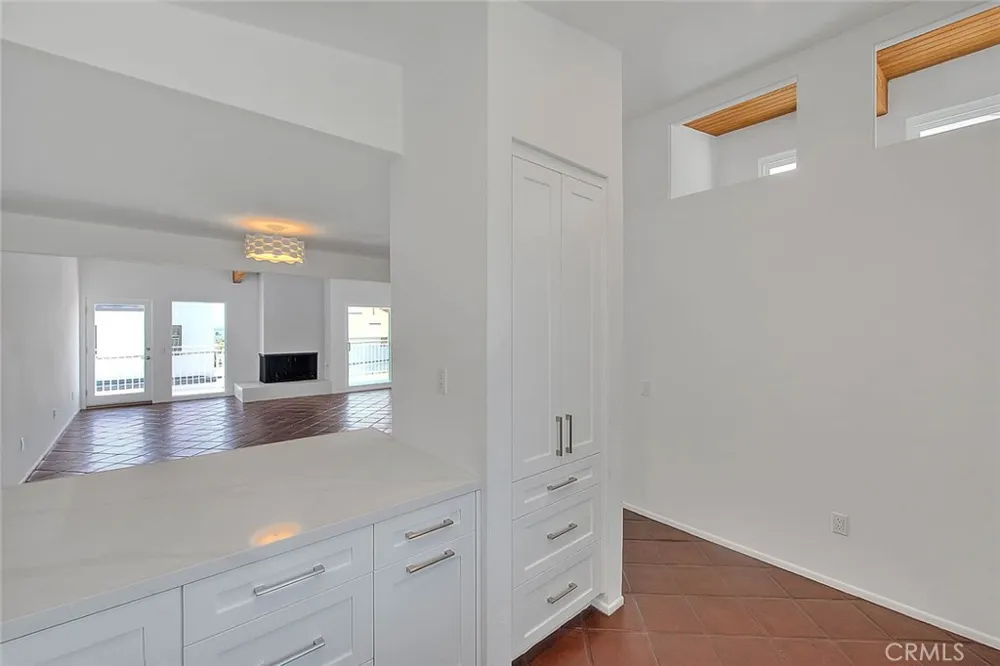 310 Bayview Drive Hermosa Beach, CA 90254