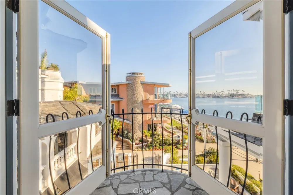 6020 Lido Lane Long Beach, CA 90803