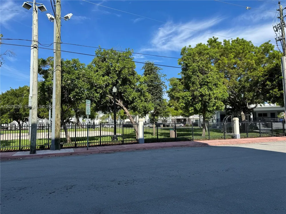 8017 Byron Ave #6 Miami Beach, FL 33141