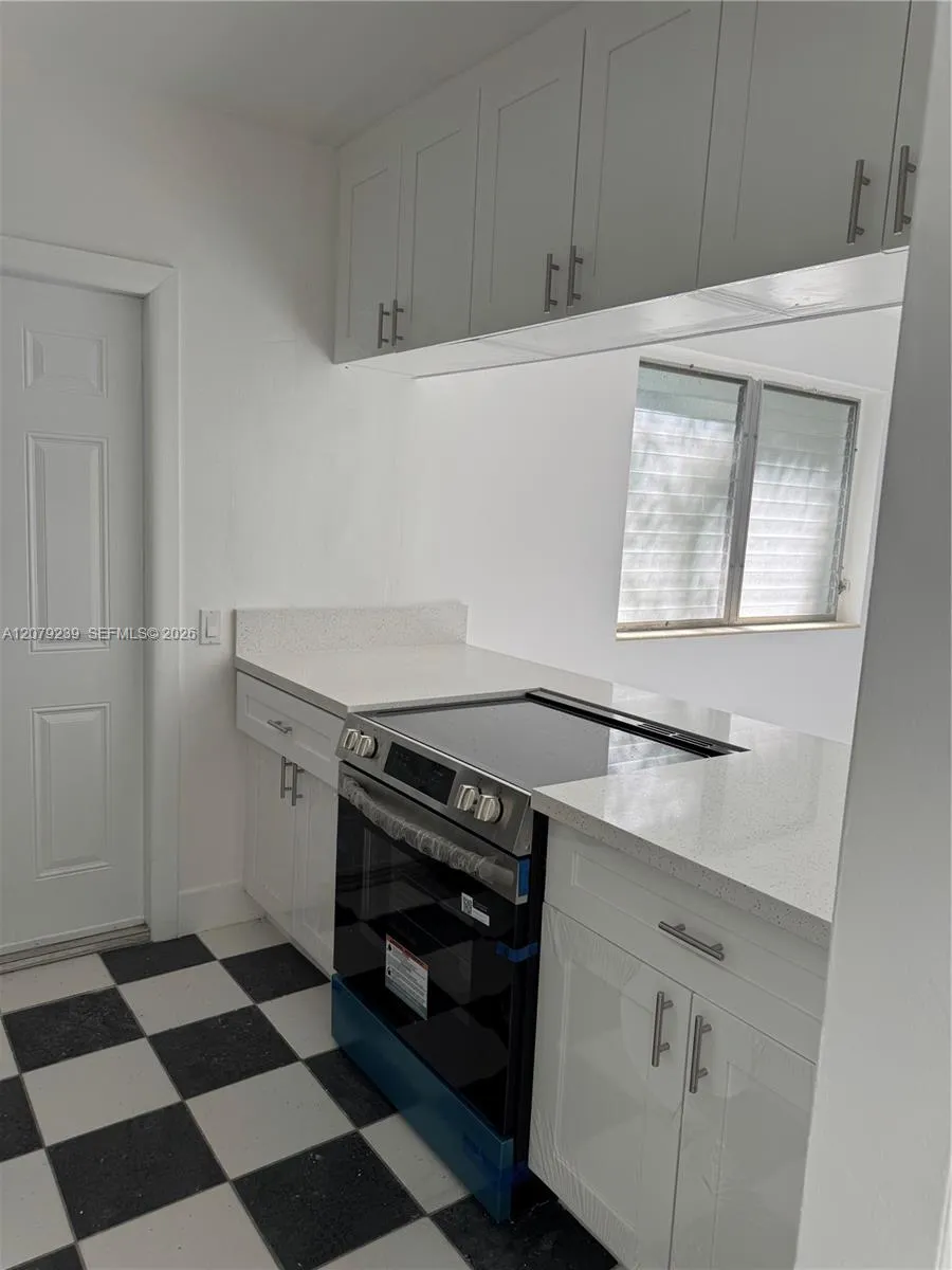 8017 Byron Ave #6 Miami Beach, FL 33141