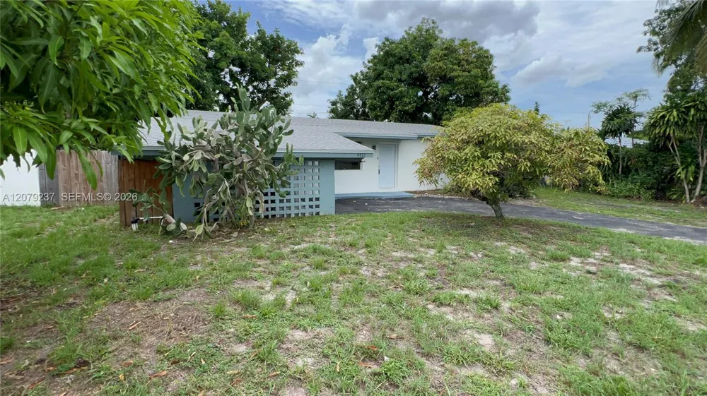4421 NW 33rd St Lauderdale Lakes, FL 33319