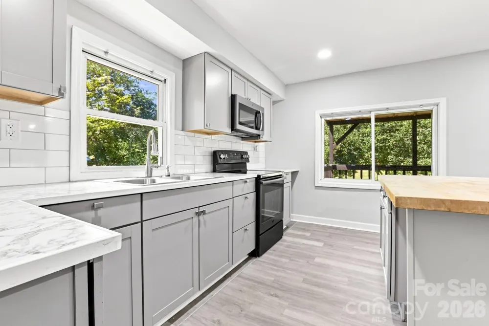 3028 Playmore Beach Road Morganton, NC 28655
