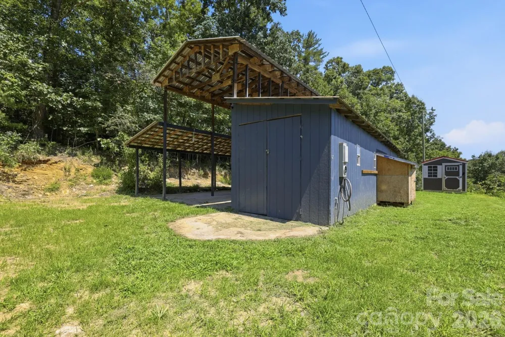 3028 Playmore Beach Road Morganton, NC 28655