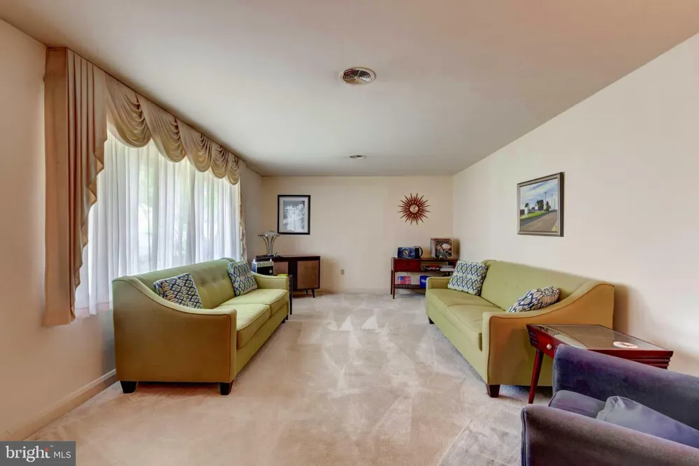 703 FAIRFIELD AVENUE Westminster, MD 21157