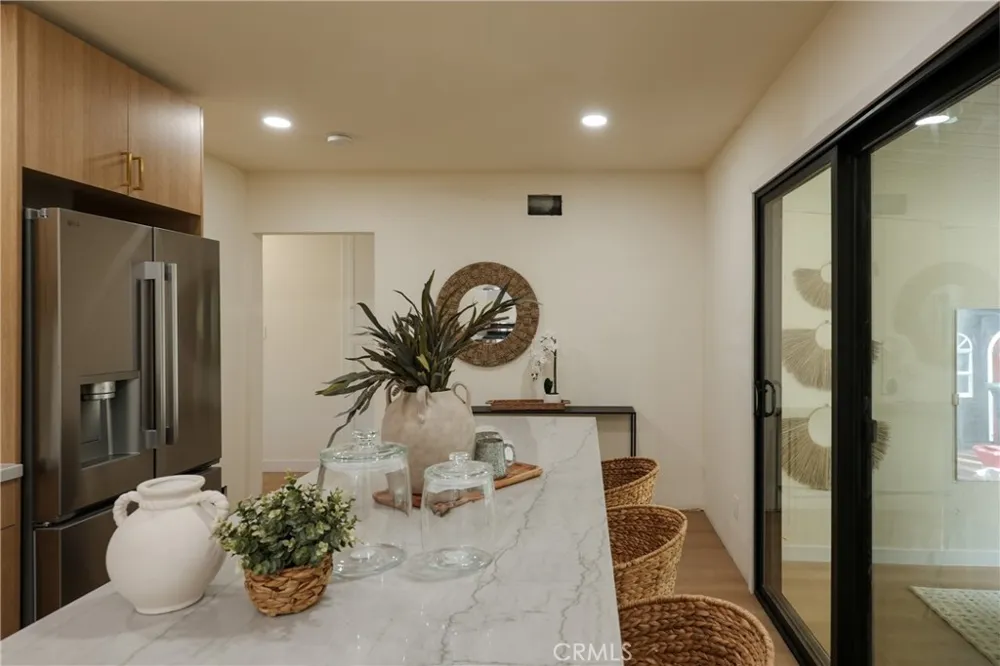 2409 Hesperian Street Santa Ana, CA 92706