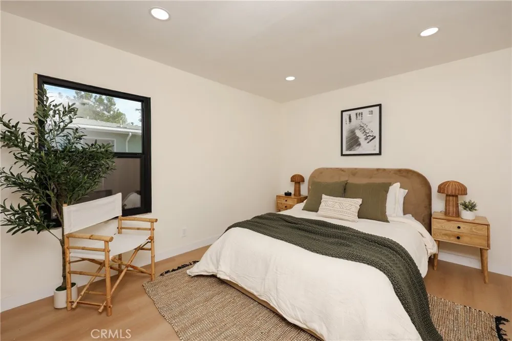 2409 Hesperian Street Santa Ana, CA 92706
