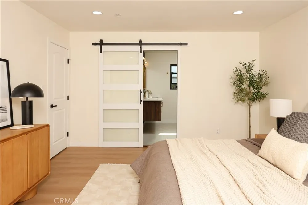 2409 Hesperian Street Santa Ana, CA 92706