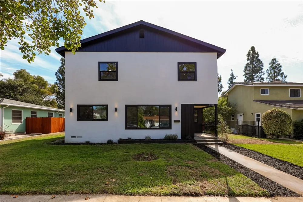 2409 Hesperian Street Santa Ana, CA 92706