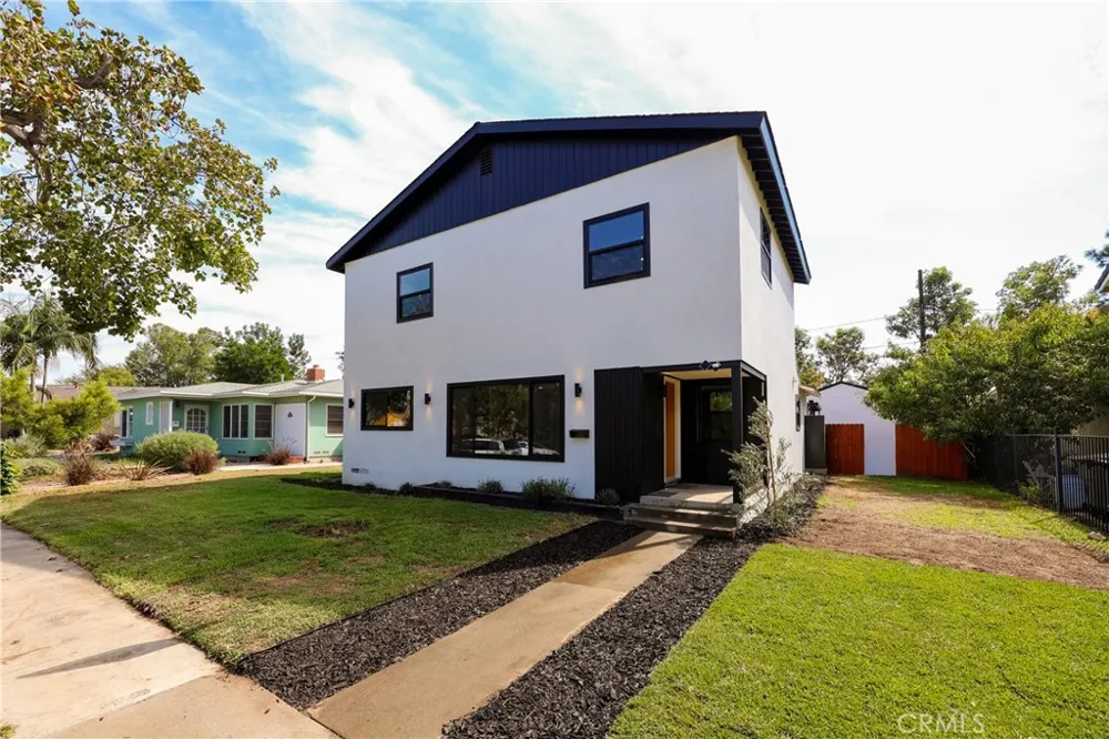 2409 Hesperian Street Santa Ana, CA 92706
