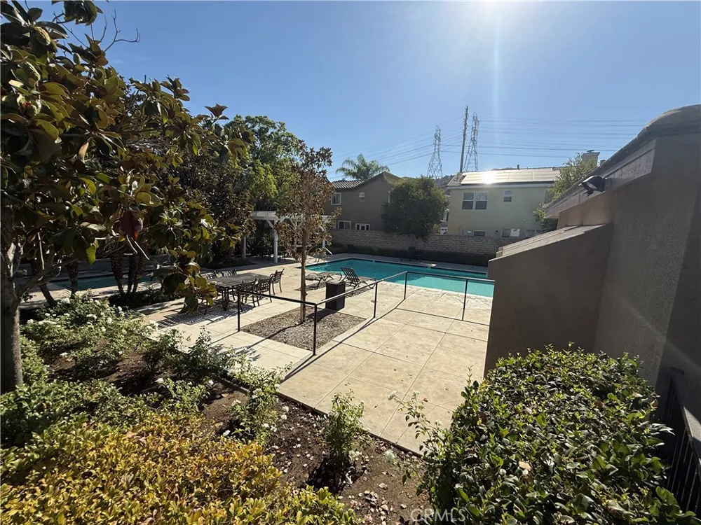 28282 Cedar Lane Saugus, CA 91350