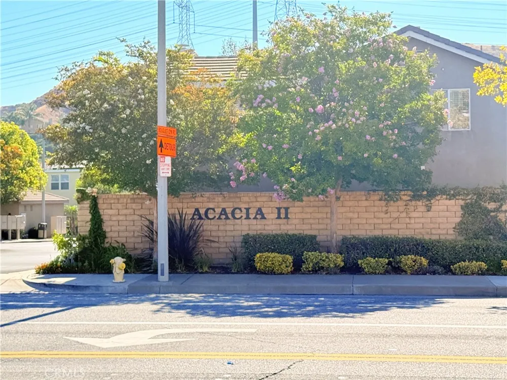 28282 Cedar Lane Saugus, CA 91350