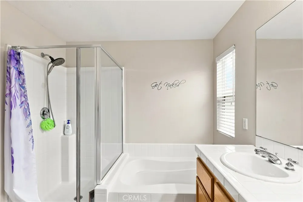 28282 Cedar Lane Saugus, CA 91350