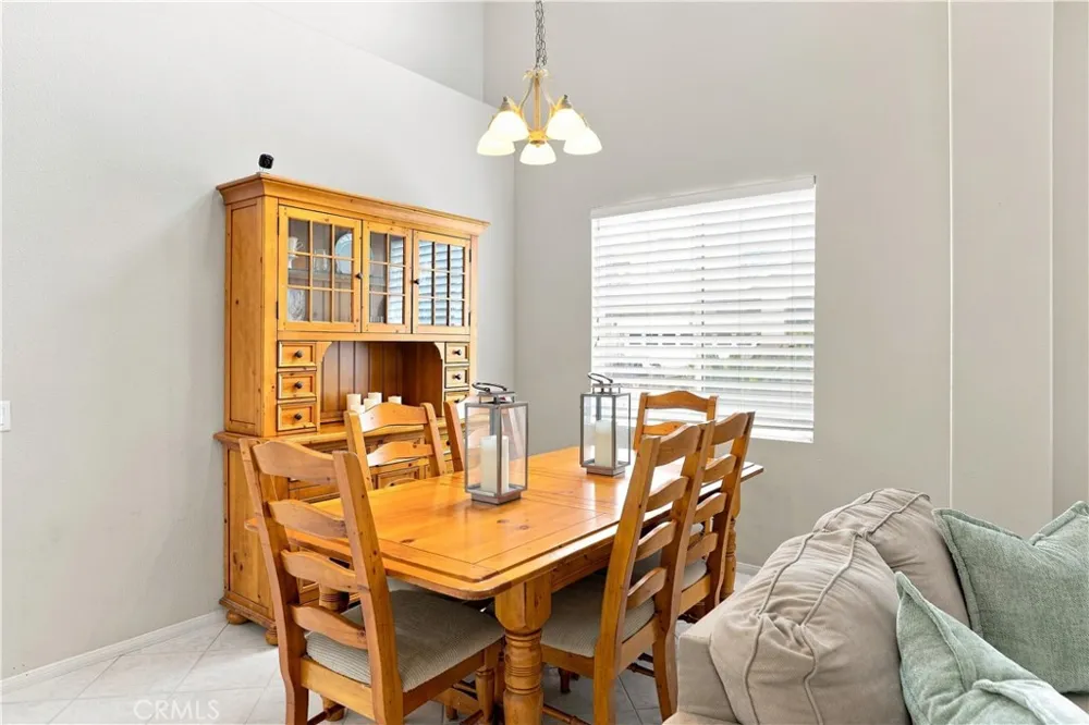 28282 Cedar Lane Saugus, CA 91350