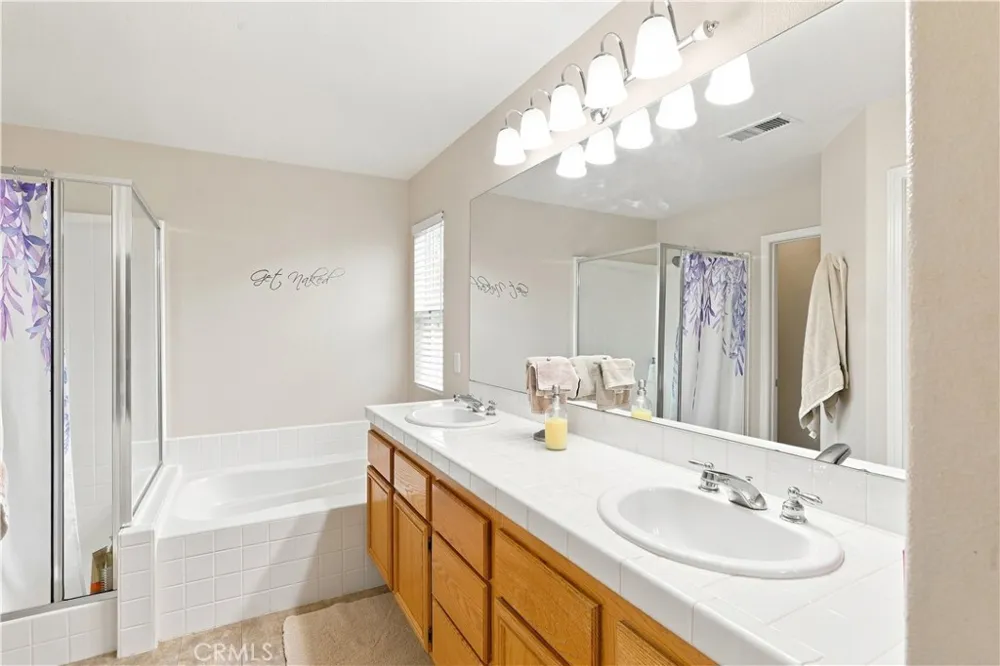 28282 Cedar Lane Saugus, CA 91350
