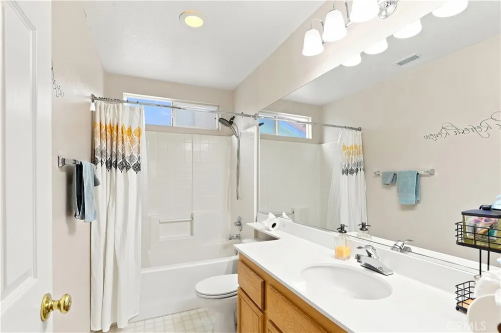 28282 Cedar Lane Saugus, CA 91350