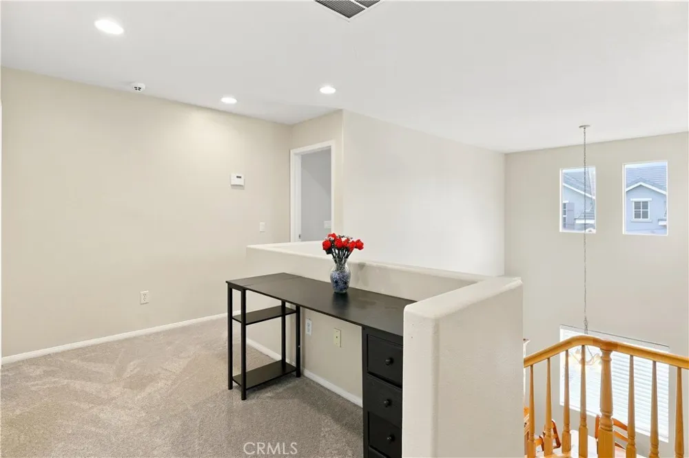 28282 Cedar Lane Saugus, CA 91350