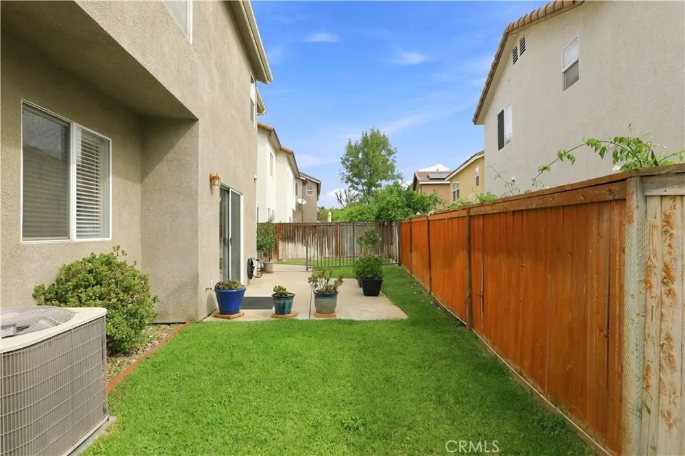28282 Cedar Lane Saugus, CA 91350