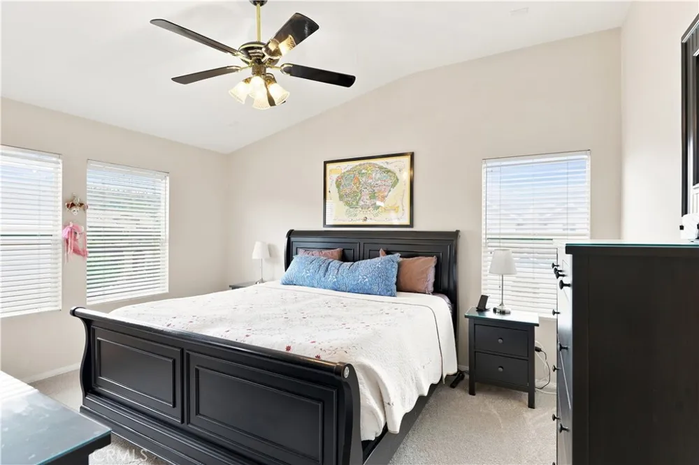 28282 Cedar Lane Saugus, CA 91350