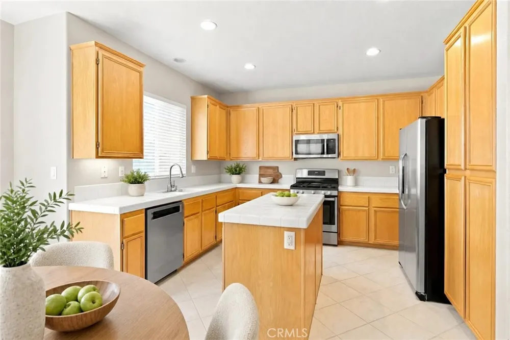 28282 Cedar Lane Saugus, CA 91350