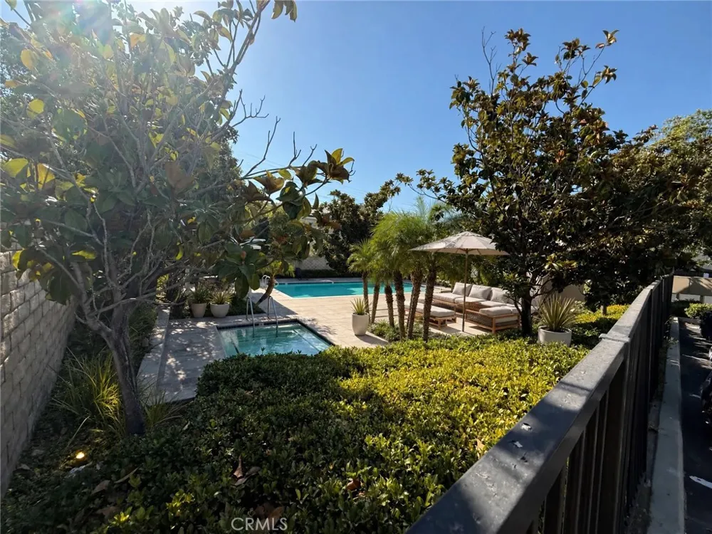 28282 Cedar Lane Saugus, CA 91350