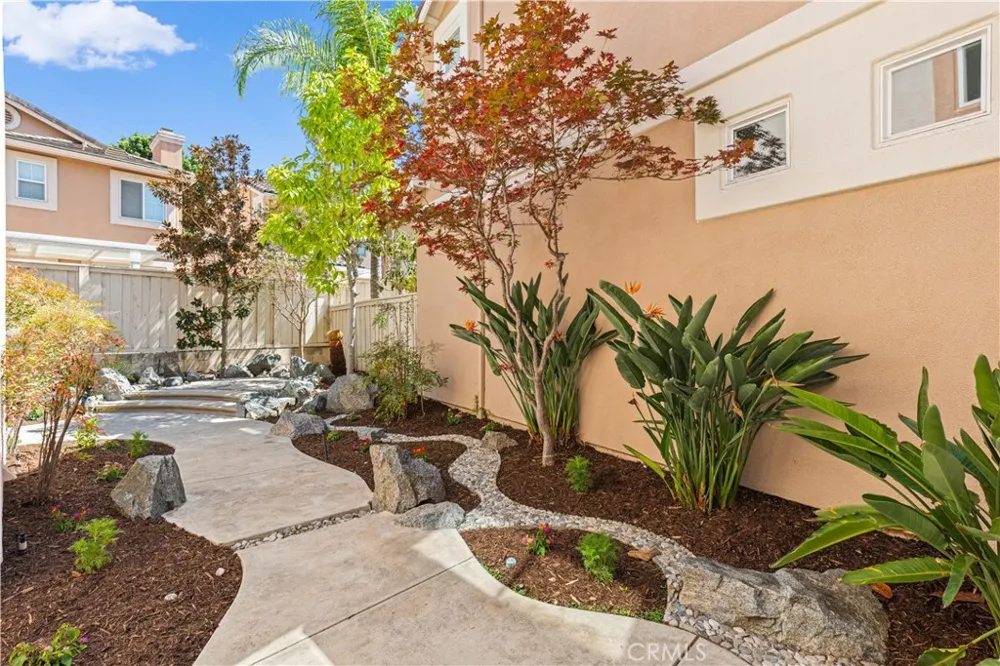 22 Santa Cruz Aisle Irvine, CA 92606