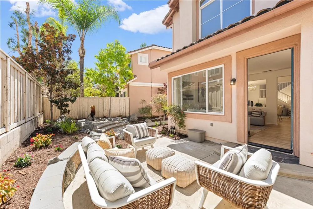 22 Santa Cruz Aisle Irvine, CA 92606