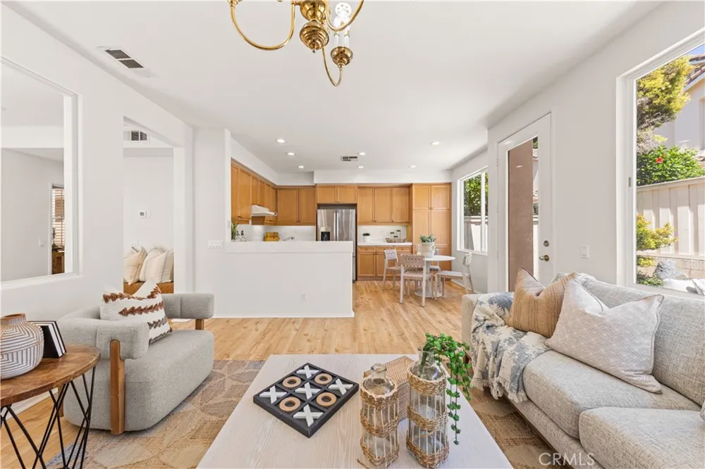 22 Santa Cruz Aisle Irvine, CA 92606