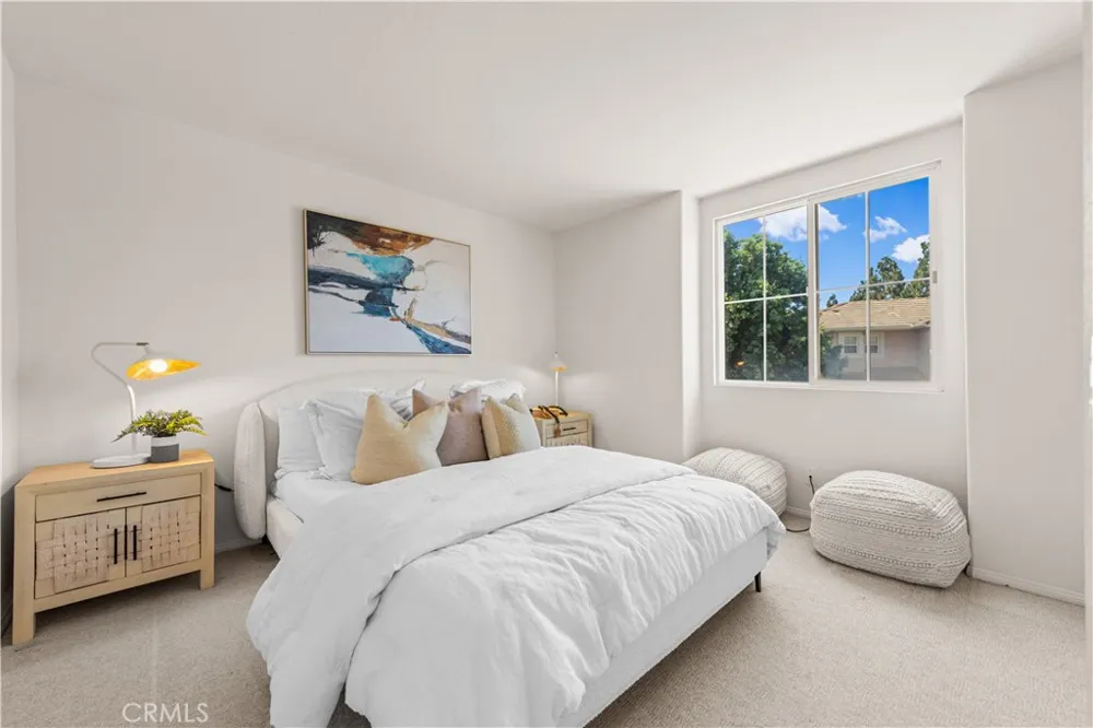 22 Santa Cruz Aisle Irvine, CA 92606