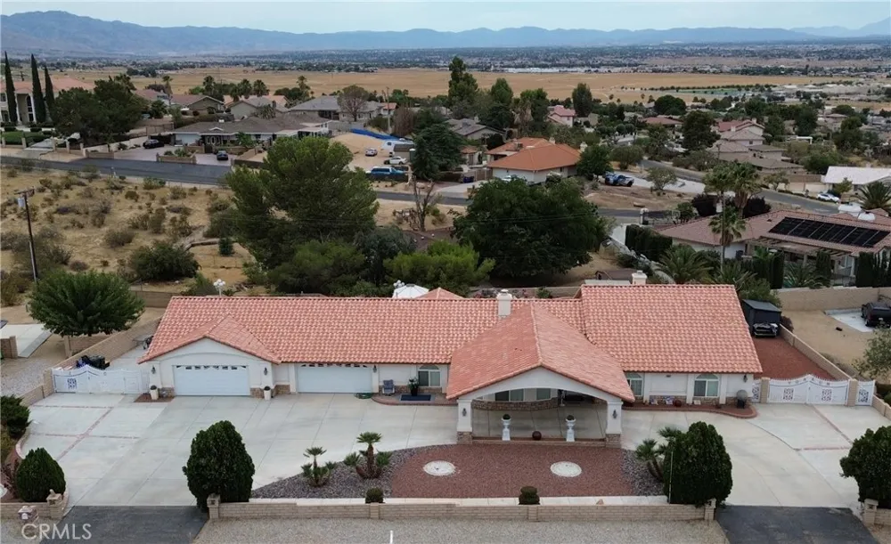 20055 Waco Court Apple Valley, CA 92308