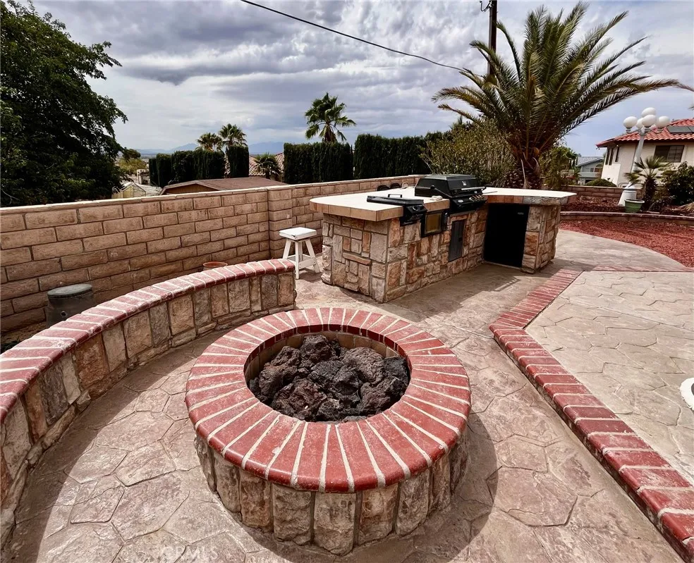 20055 Waco Court Apple Valley, CA 92308