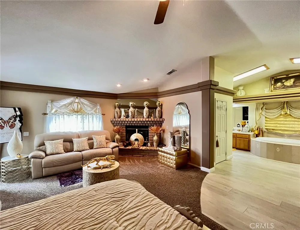 20055 Waco Court Apple Valley, CA 92308