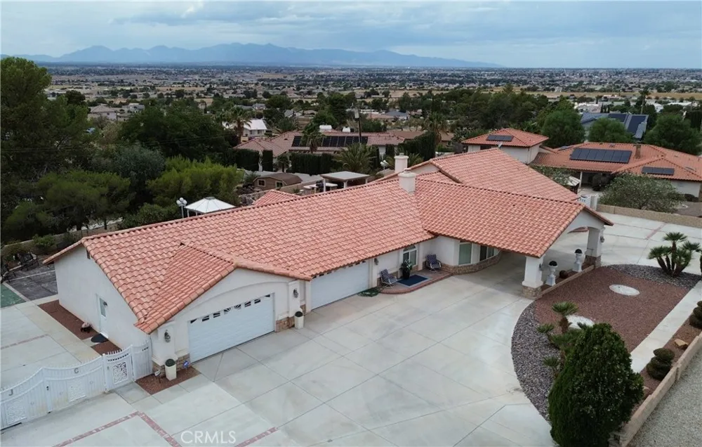 20055 Waco Court Apple Valley, CA 92308