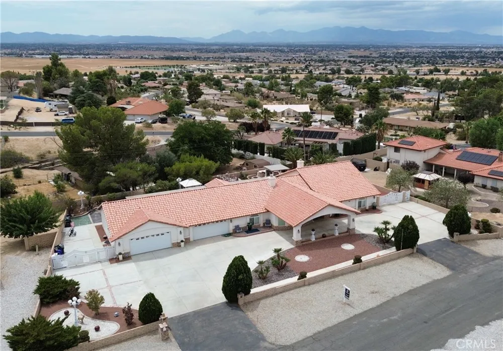 20055 Waco Court Apple Valley, CA 92308