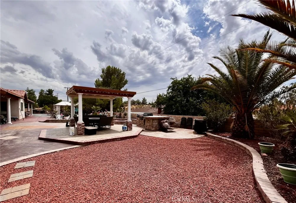 20055 Waco Court Apple Valley, CA 92308