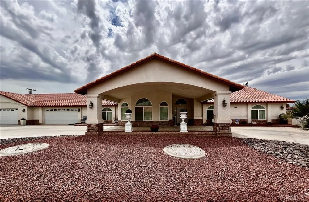 20055 Waco Court Apple Valley, CA 92308